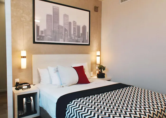 Insignia Hotel Brooklyn, Ascend Hotel Collection